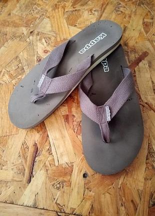 Шльопанці вєтнамки kappa