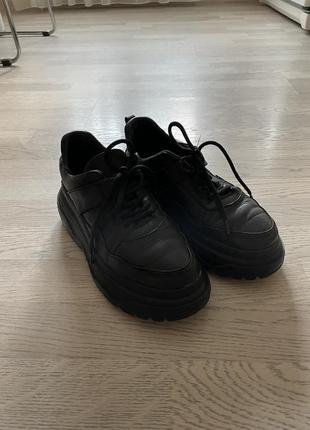 Черные кроссовки кожаные2 фото