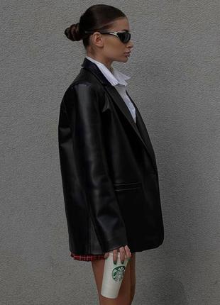 Черный пиджак из эко-кожи5 фото