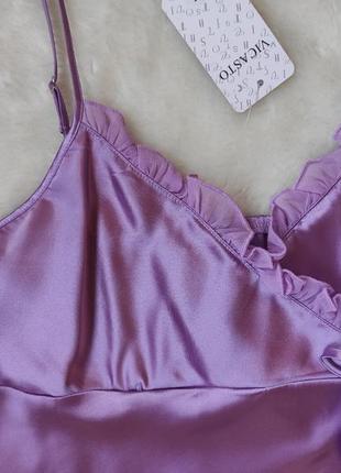 Фиолетовый сиреневый атласный пеньюар пенюар ночнушка с гипюром шелковистое платье на запах комбинац6 фото