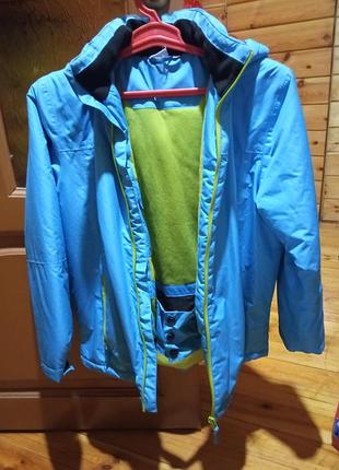 Куртка,детская..подойдет и мальчику и девушке,в идеальном состоянии