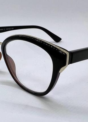 Очки корректирующие зрение в пластиковой оправе +3.5