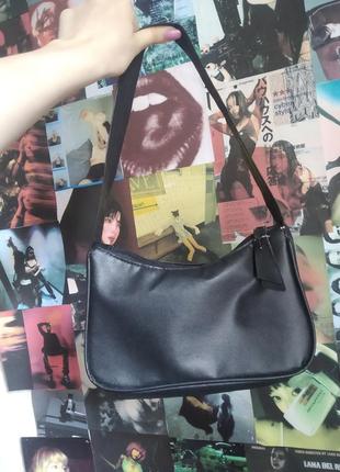 Черная сумка багет