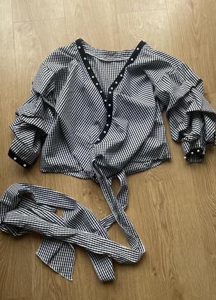 Блузка на запах1 фото