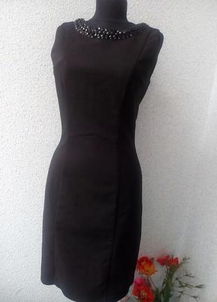 Черное платье футляр с воротом расшитым крупными пайетками h&m6 фото