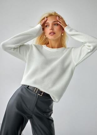Женский однотонный молочный джемпер вязкой соты. модель 2518 trikobakh