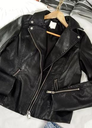 Черная куртка косуха 36 размер с3 фото