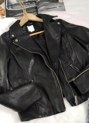 Черная куртка косуха 36 размер с1 фото