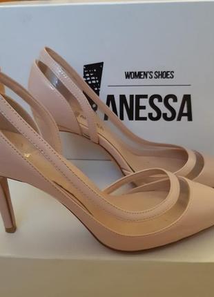 Розовые туфли на каблуке vanessa