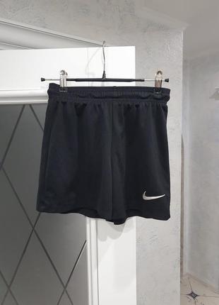 Спортивные шорты lose nike