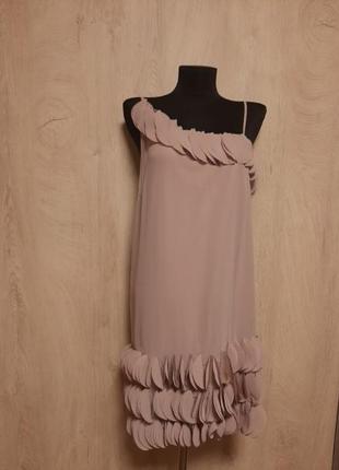 Нежное платье с лепестками1 фото