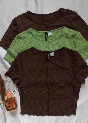 3 футболки коричневая и зеленая7 фото