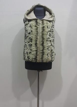 Распродажа, скидка, жилетка распродажа магазина кожи и меха