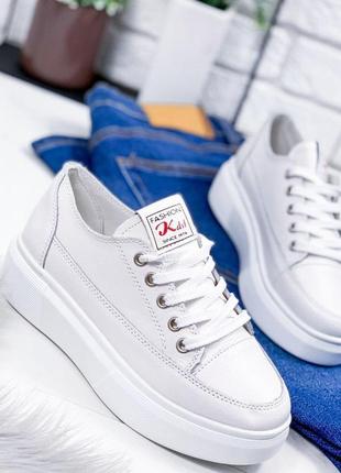 Кросівки натуральні