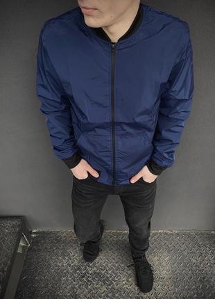 Куртка бомбер ветровка мужская удобная серая демисезонная / легкая мужская куртка без капюшона8 фото