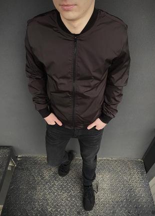 Куртка бомбер ветровка мужская на каждый день коричневая демисезонная / легкая мужская куртка без капюшона2 фото