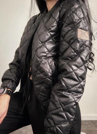 Теплая женская куртка стеганая на змейке с карманами7 фото