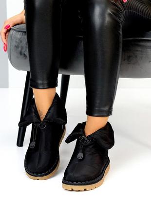 Стильні жіночі чоботи чорного кольору, трендові жіночі дуті чоботи4 фото