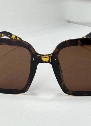 Очки солнцезащитные женские квадратные с поляризационными линзами в пластиковой оправе черепаховый2 фото
