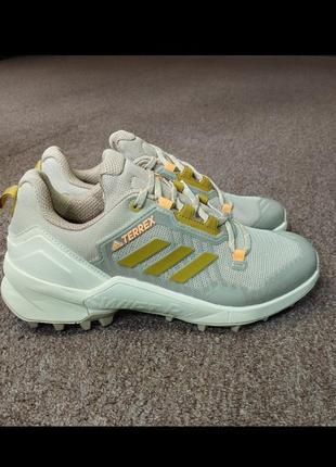 Кроссовки для хайкинга adidas terrex swift r3