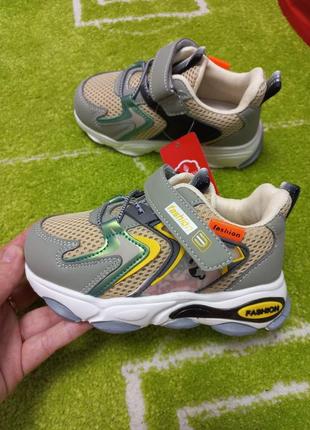 Кожаные кроссовки