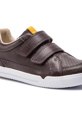 Шкіряні туфлі clarks emery walk brown1 фото