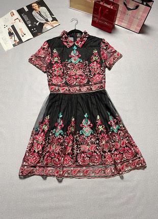 Шикарное платье в стиле dolce&gabbana