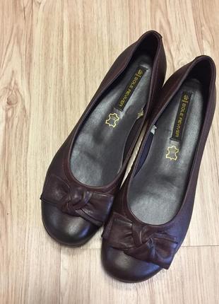 Фірмові балетки next