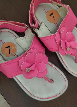 Carter's сандалі