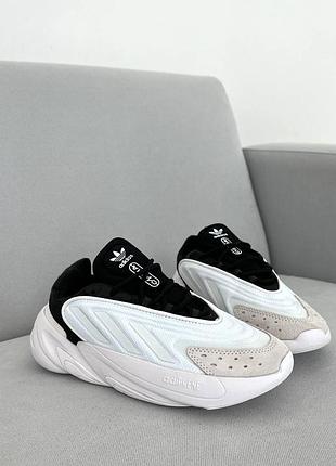 Женские кроссовки adidas