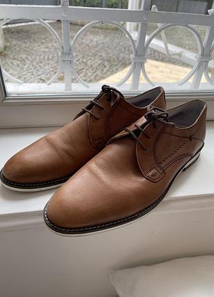 Шкіряні туфлі чоловічі