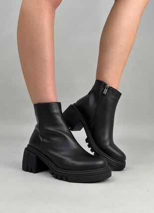 Стильные женские черные ботинки на каблуке, демисезонные, осенние, весенние, кожаные/кожа-женская обувь7 фото