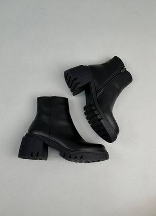 Стильные женские черные ботинки на каблуке, демисезонные, осенние, весенние, кожаные/кожа-женская обувь