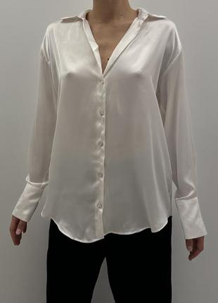 Zara сатинова біла молочна сорочка блузка з вирізом3 фото