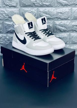 Жіночі кросівки на хутрі nike air jordan ловіть ще одну круту модельку 🔥2 фото