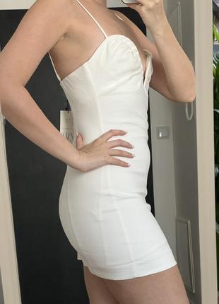 Шикарное нарядное белое платье с открытым декольте zara2 фото