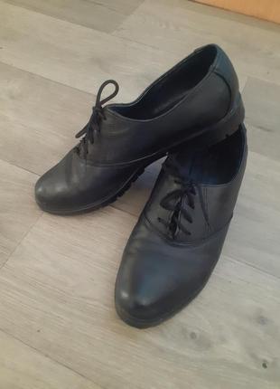 Черные итальянские осенние туфли на шнуровке3 фото