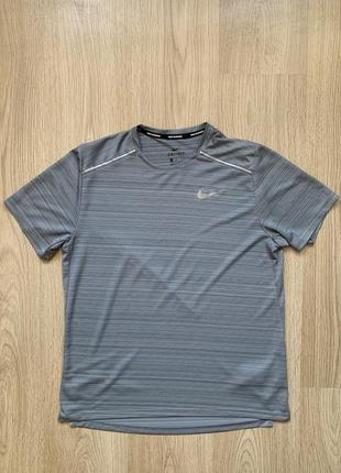 Спортивная футболка nike с рефлективом