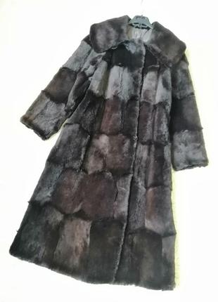 Шуба на вироби купувала як кролика але за фактом схожа на морського котика досить важка