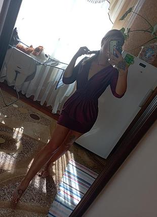 Актуальное, модное, бардовое платье с открытым декольте, на резинке boohoo