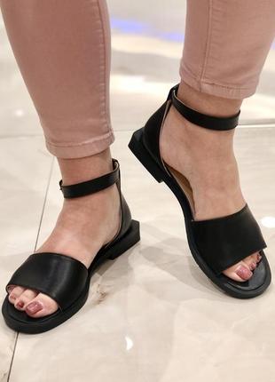 Женские кожаные босоножки на низком ходу черные сандали с закрытой пяткой 12-04 corta mussi 2823 39, черный7 фото