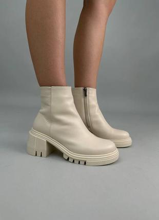 Стильные молочные ботинки на каблуке женские, демисезонные,осечные, весенние, кожаные/кожа-женская обувь2 фото