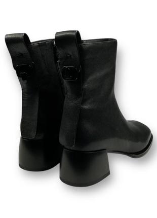 Женские кожаные деми ботинки черные с квадратным носком на широком каблуке h1216-z1095-2155 brokolli 25187 фото