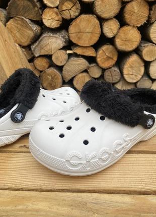 Женские утепленные кроксы crocs baya lined fuzz - strap clog white