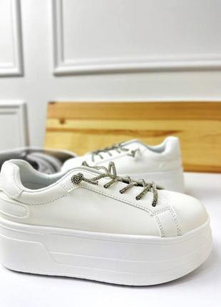 Кеды со стразами черные и белые на платформе