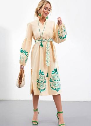 Колоритна сукня вишиванка міді, плаття вишиванка в етно стилі