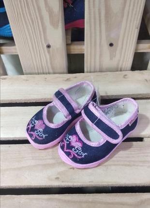 Удобные тапочки для самых маленьких девочек