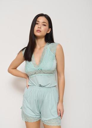 Комплект майка з шортиками - однотонний з мереживом - віскоза