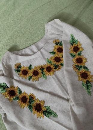 Вышитая вышиванка с подсолнухами🌻