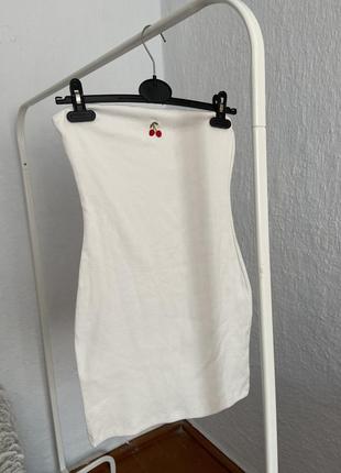 Платье без бретелек с вишней